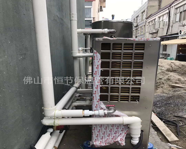 學(xué)?？照{(diào)保溫管防結(jié)露珠